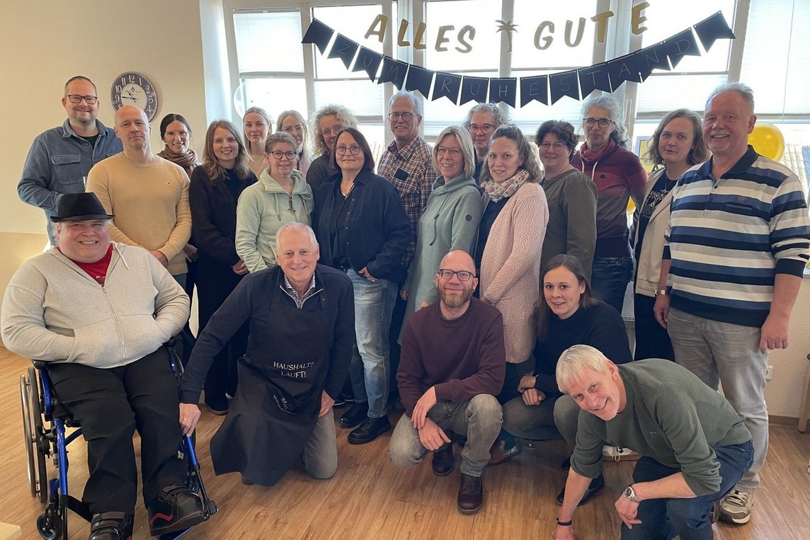 Kolleginnen und Kollegen verabschiedeten Christian Röder am 15. Dezember im Rathaus in den wohlverdienten Ruhestand. Foto: Stadt Dülmen/Kock