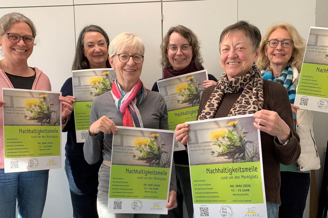 Dieses Foto zeigt die Organisatorinnen der Nachhaltigkeitsmeile